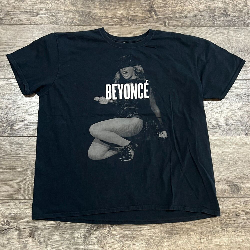 Vintage 2010s Beyonce On The Run Tour Graphic Tour Tee Shirt Black Size XXL